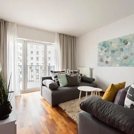 Wola Sunset Free Parking Varsavia