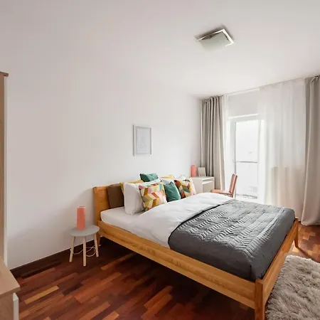 Wola Sunset Free Parking * Varsavia